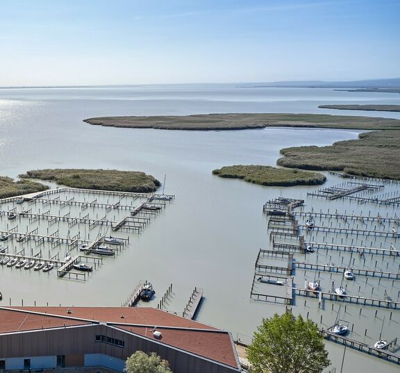 Neuer Strand im Herbst Blick Hafen 4